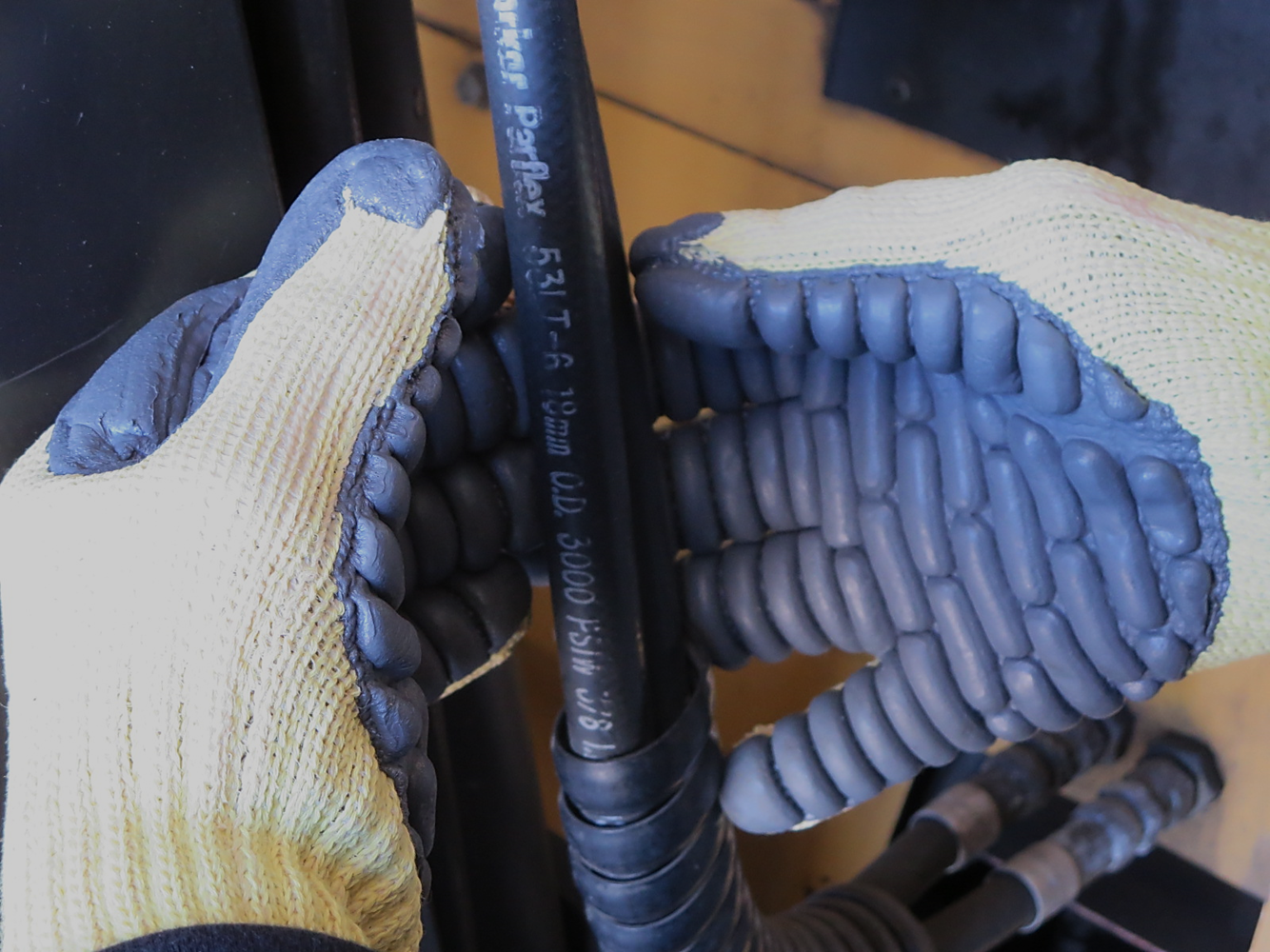#S10KCVIB Superior Glove® Vibrastop™ 10-Gauge Kevlar® Vibration-Dampening Gloves