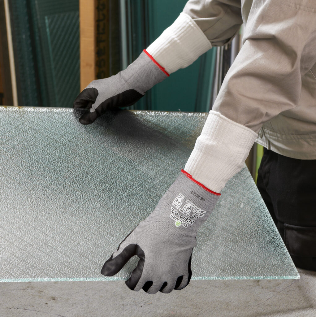 Showa® XC810 HPPE Microporous Nitrile Coated A4 Cut Gloves