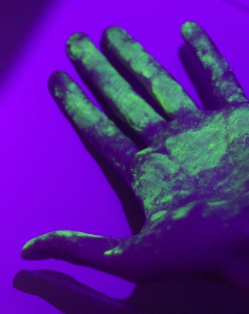 Dirty hands cross contaminate germs