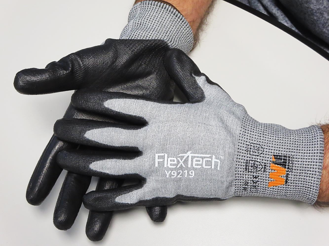 3M Nitrile Foam Coated Best work Gloves Washable Smart Touch