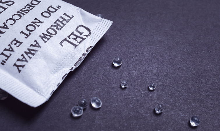 standard silica gel desiccant bad for the environment 