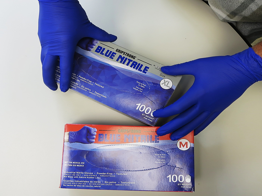 Economy Grip Strong® Single-Use Nitrile Gloves, Cobalt Blue 