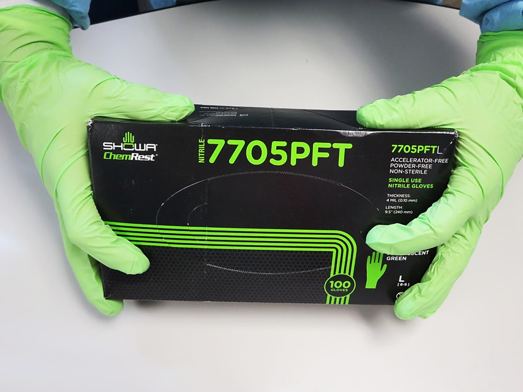 7705PFT Showa® Accelerator Free 4-mil Disposable fluorescent green Powder-Free Nitrile Exam Gloves, Made in USA