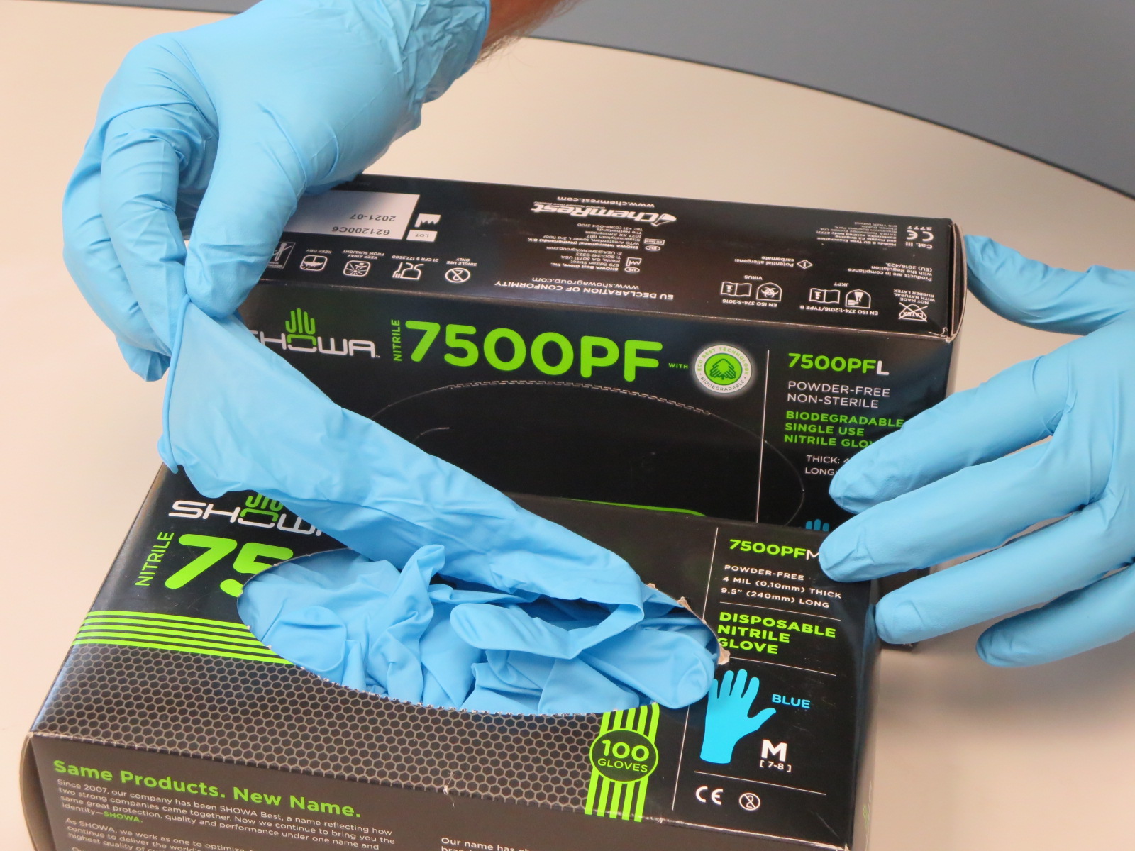 7500PF Showa® Biodegradable Single-Use Powder-Free Latex-Free Blue Nitrile Gloves