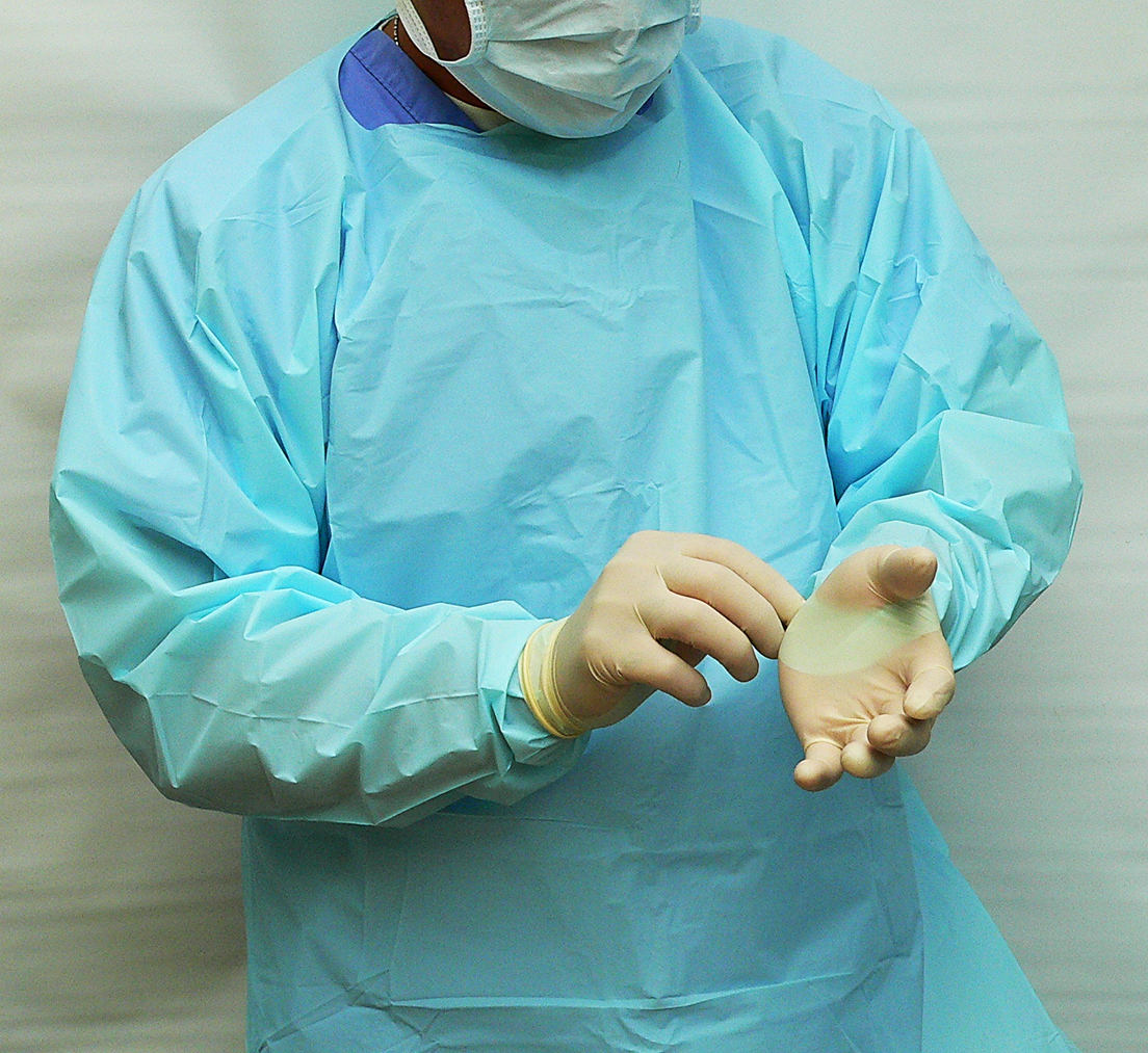 Disposable CPE ThumbLoop Isolation Gowns Impervious Slip Over Gowns