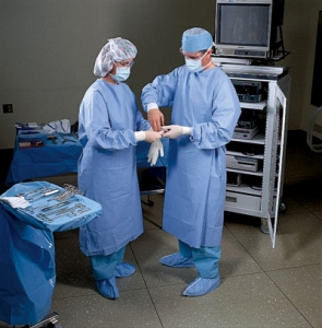 KC 100 Sterile Surgical Gowns, 99285 Halyard® Health KC100 Disposable Sterile Surgical Gown - XL