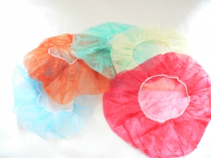 Colored polypropylene bouffant caps
